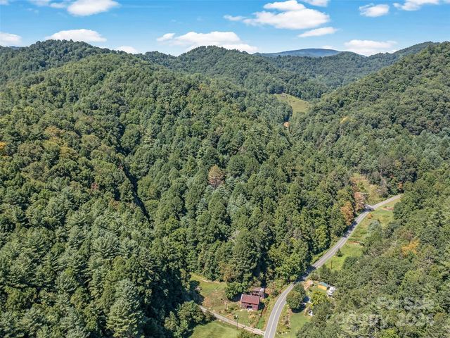 Brummetts Creek Rd, Bakersville, NC 28705
