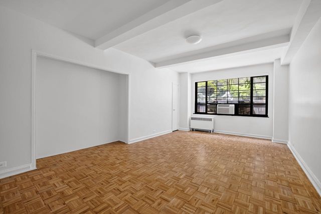 310 E  44th St #206, New York, NY 10017