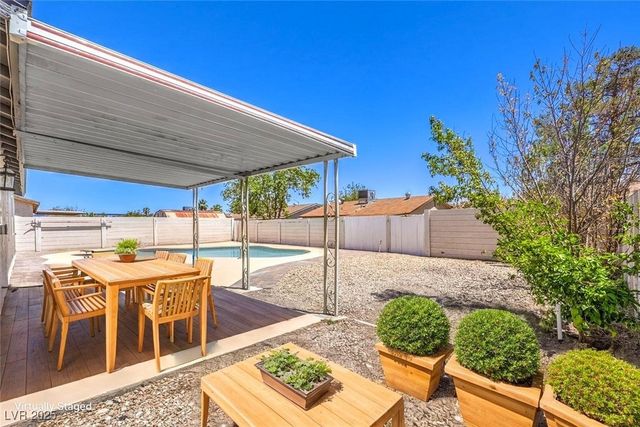 1009 Greenbank St, Las Vegas, NV 89110