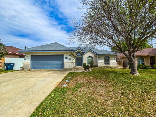1634 Timber Valley Dr, Eagle Pass, TX 78852