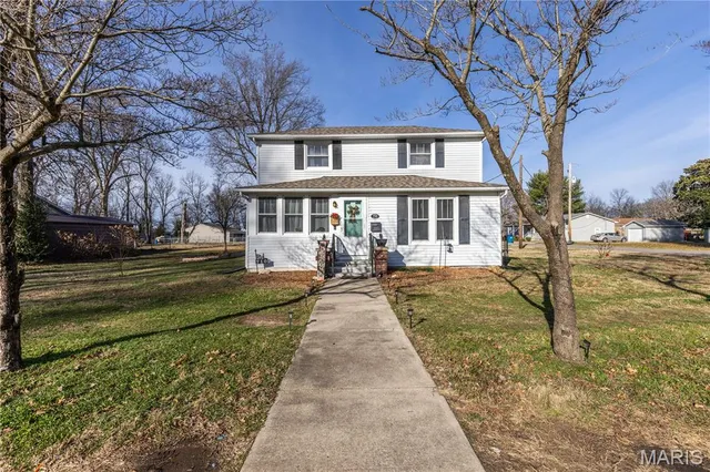 710 Sherman St, Charleston, MO 63834