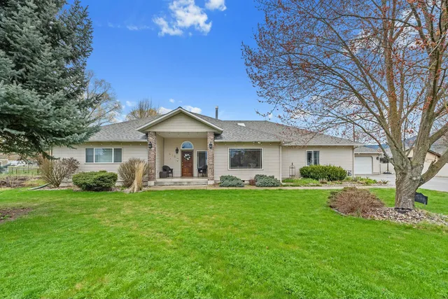 416 W  Franklin Ave, Chewelah, WA 99109