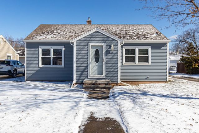 882 Maple St, Neenah, WI 54956