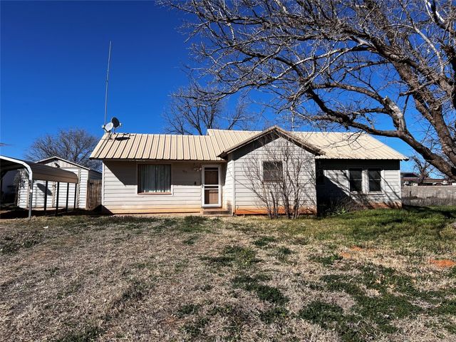 407 W  North 1st St, Roby, TX 79543