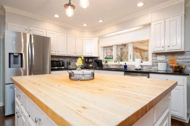1411 Woodbridge Trl, Owensboro, KY 42303