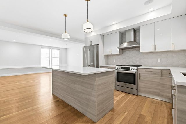 40 Westmoreland St #2, Dorchester Center, MA 02124
