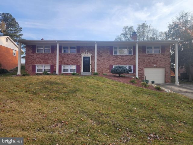 6112 Rayburn Dr, Temple Hills, MD 20748