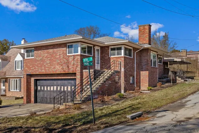 920 Park Ave, Windber, PA 15963