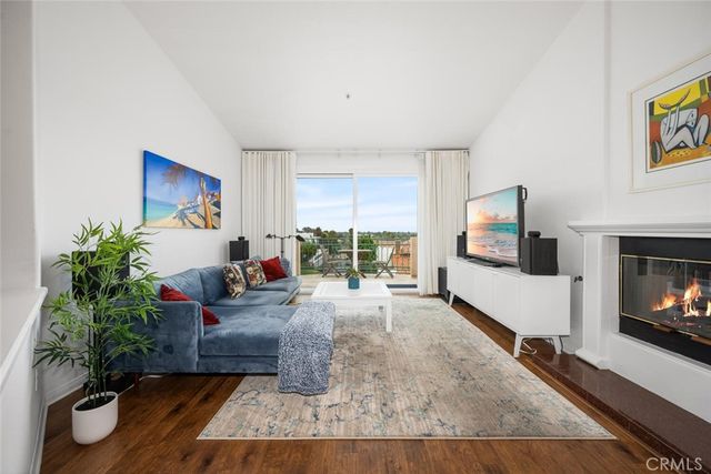 5142 Warner Ave #305, Huntington Beach, CA 92649