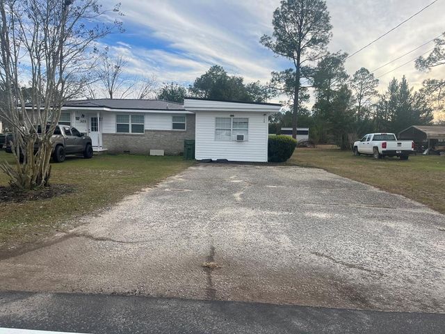 303 W  11th St, Donalsonville, GA 39845