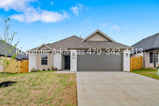 1104 Maclaren Ave, Lowell, AR 72745