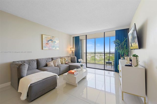 20335 N  Country Club Dr #1402, Aventura, FL 33180