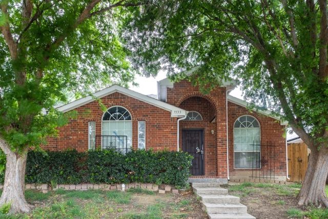7133 Amber Dr, Dallas, TX 75241