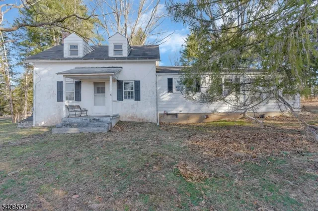 109 Lilac Dr, Annandale, NJ 08801