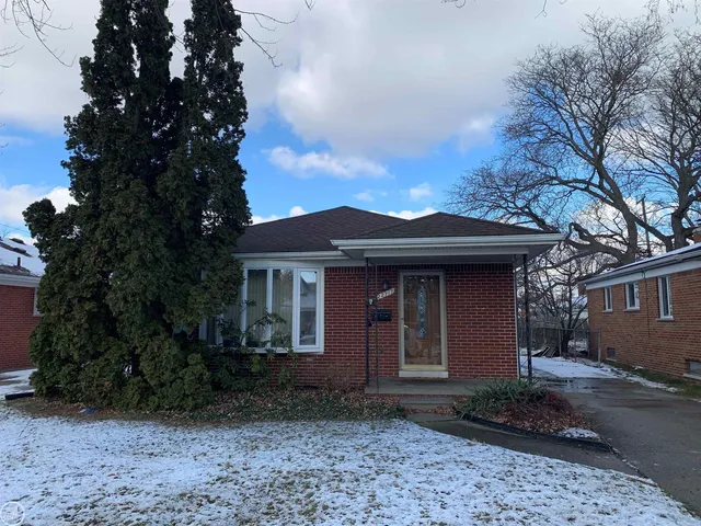 22717 Millenbach St, Saint Clair Shores, MI 48081