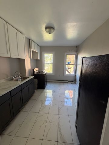 139 3rd St #4, Passaic, NJ 07055