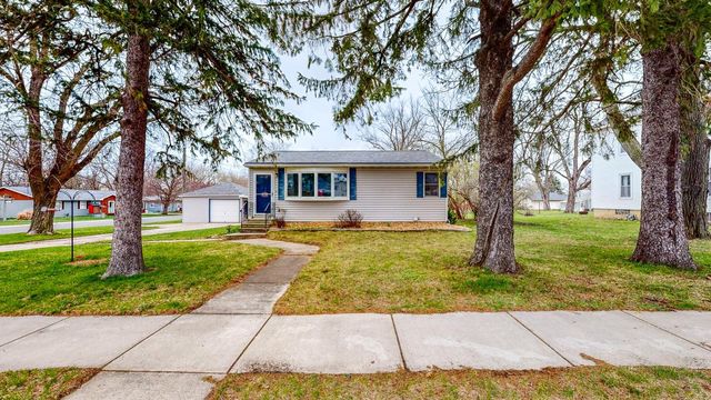 108 2nd St NW, Dodge Center, MN 55927