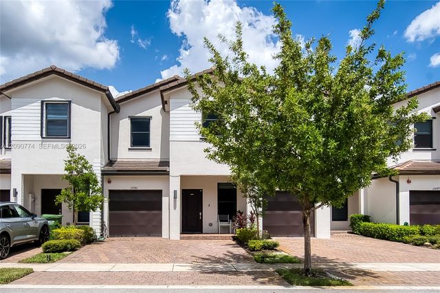 15981 SW 2nd Pl, Pembroke Pines, FL 33027