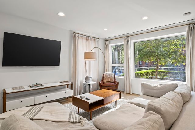 140 Clinton Ave, Brooklyn, NY 11205