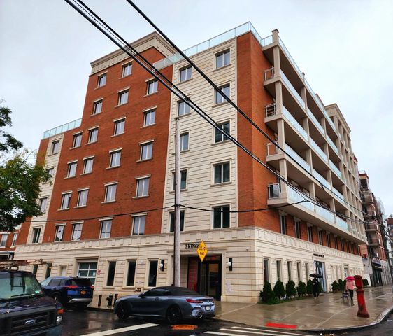 2 Kings Pl   #404, Brooklyn, NY 11223