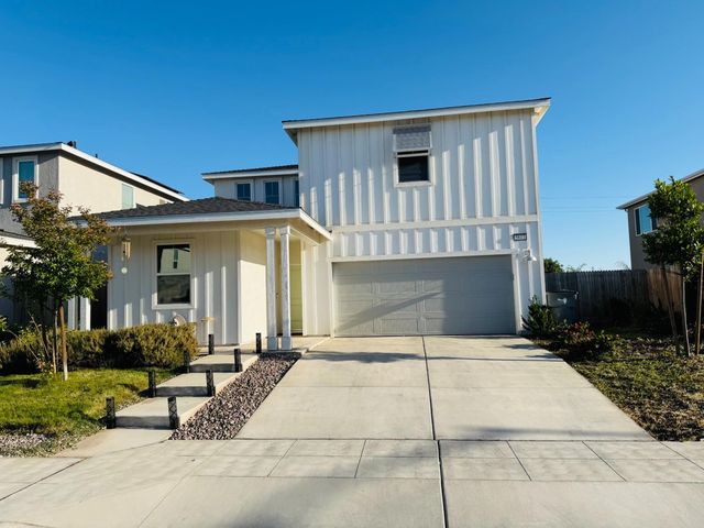 5843 W  Laguna Ave, Fresno, CA 93722