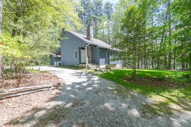 681 Chattooga Lake Rd, Mountain Rest, SC 29664