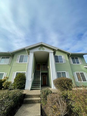 3835 Viewcrest Dr   #A-D, Medford, OR 97504