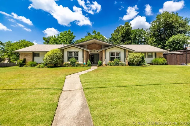 6711 E  60th St, Tulsa, OK 74145