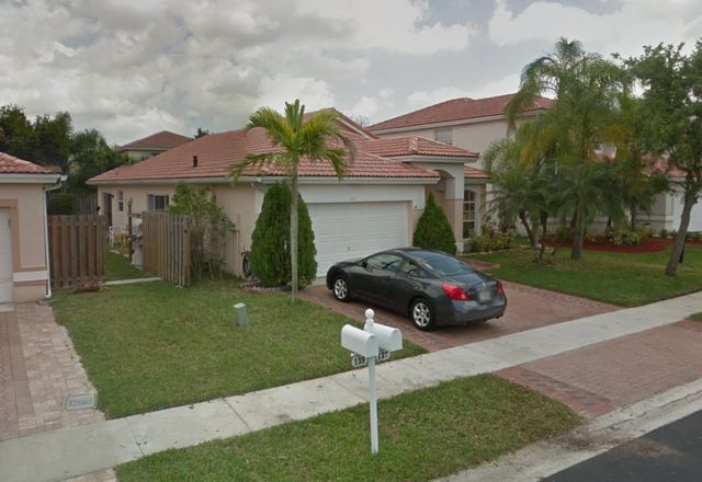 137 Gables Blvd, Fort Lauderdale, FL 33326