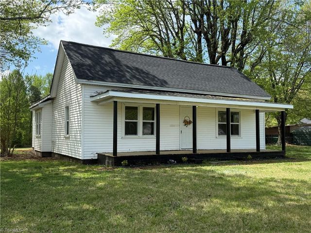 7723 Turnpike Rd, Archdale, NC 27263