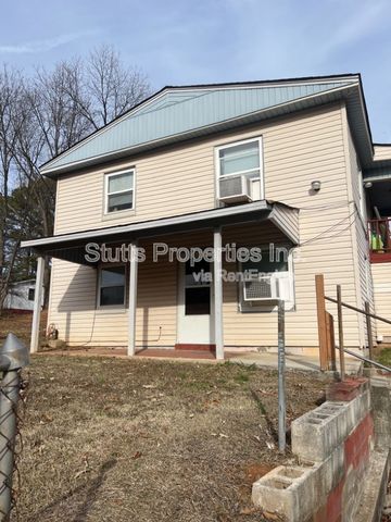 415 Hudson St #1, Florence, AL 35630