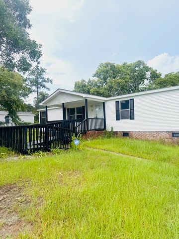 139 Auburn St, Fayetteville, NC 28306