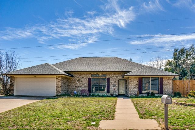 108 Guinevere Dr, Weatherford, TX 76086