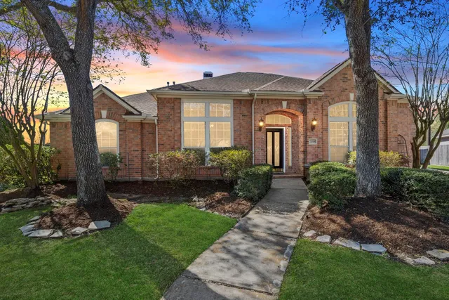 2038 Crisfield Drive, Sugar Land, TX 77479