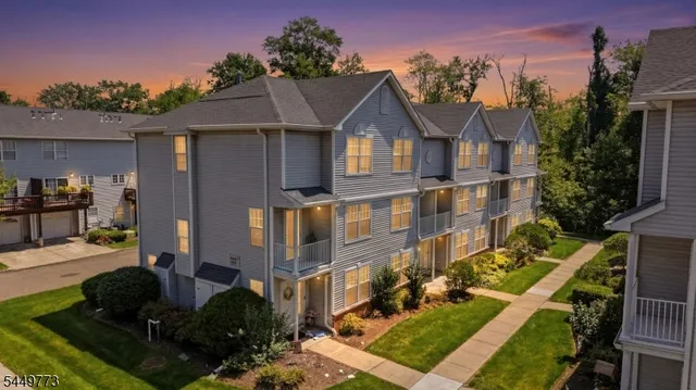502 Tulsa Ct, Hackettstown, NJ 07840