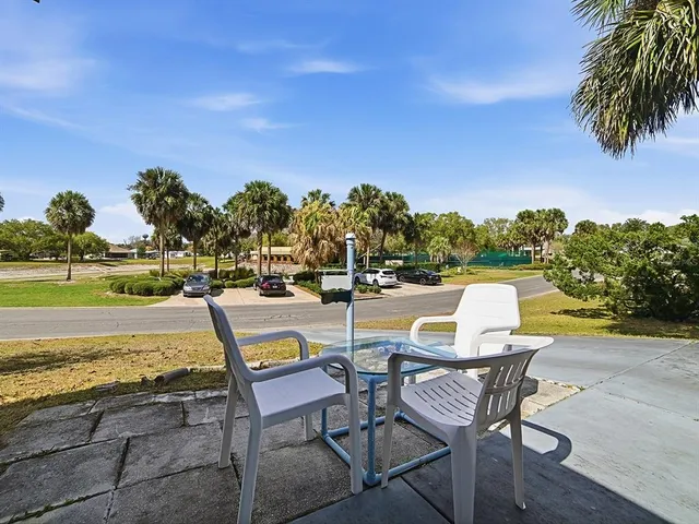 1232 Dustin Dr, Lady Lake, FL 32159