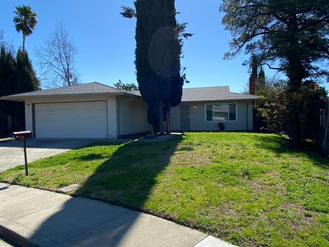 125 Goldy Ct, Vacaville, CA 95687