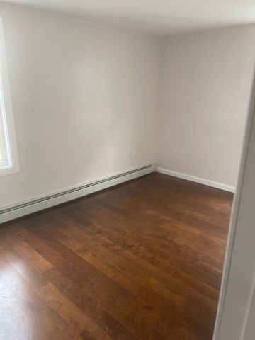 86 John St #1, Fall River, MA 02721