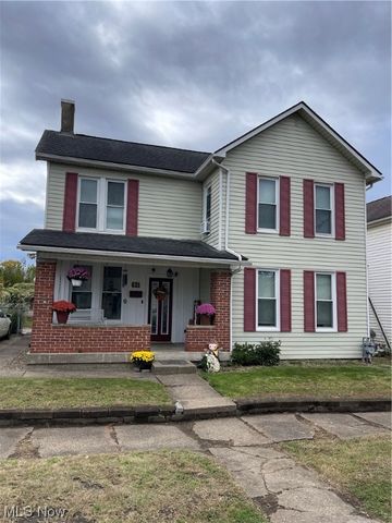 621 Elm St, Coshocton, OH 43812