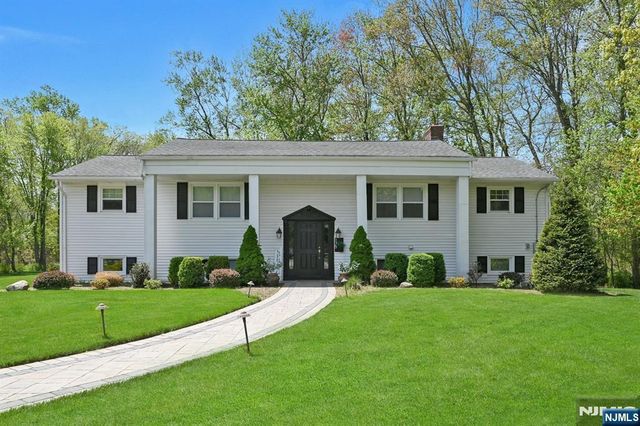 175 Edson Ter, Franklin Lakes, NJ 07417