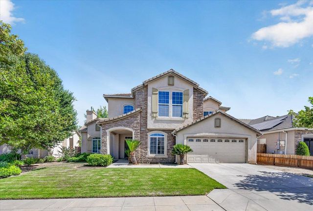 1114 E  Oakmont Ave, Fresno, CA 93730