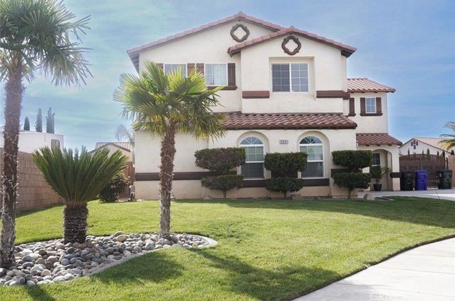 12661 Shorewood Ln, Victorville, CA 92392