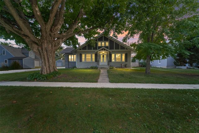 105 W  Rippey Ave, Baxter, IA 50028