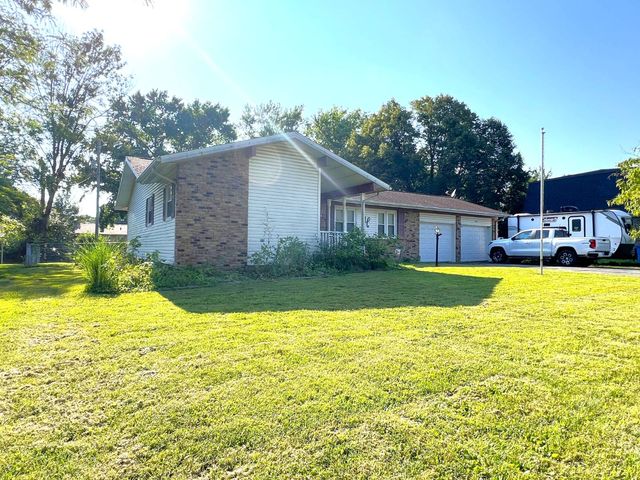 813 Orchard Dr, Olney, IL 62450