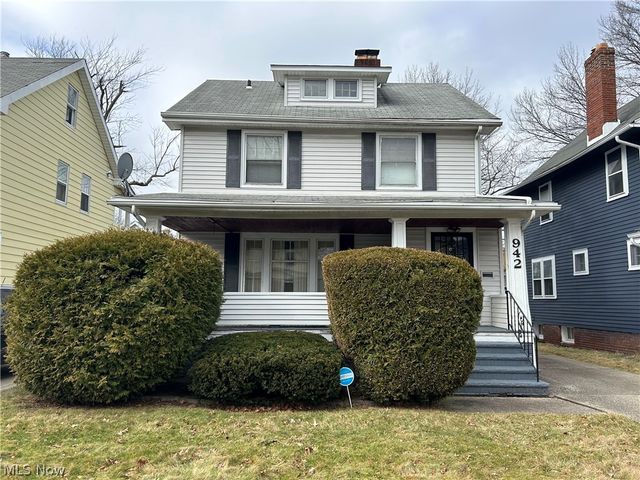 942 Nela View Rd, Cleveland Heights, OH 44112
