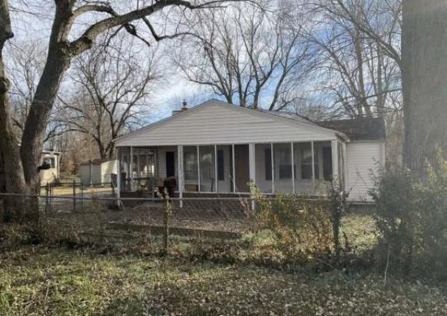 3240 W  Page St, Springfield, MO 65802