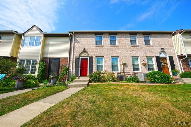 176 Stepping Stone Ln, Orchard Park, NY 14127