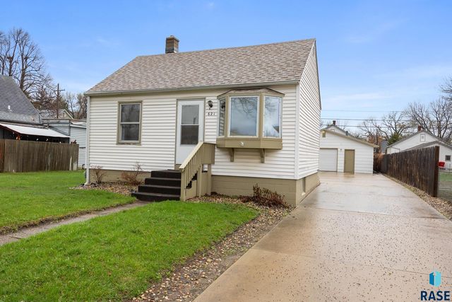 621 S  Willow Ave, Sioux Falls, SD 57104