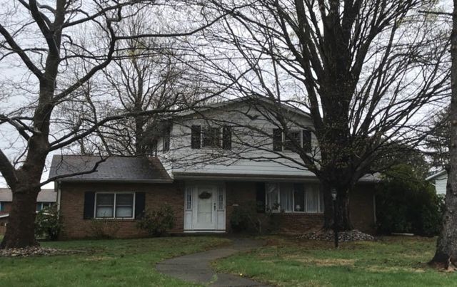 5077 Hampshire Rd, Center Valley, PA 18034