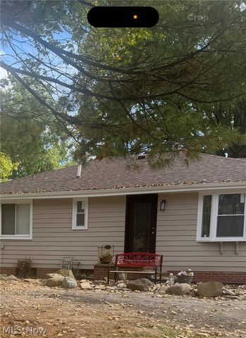 20274 Emery Rd, North Randall, OH 44128